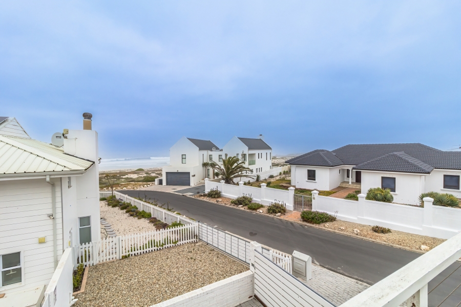 4 Bedroom Property for Sale in Pearl Bay Western Cape
